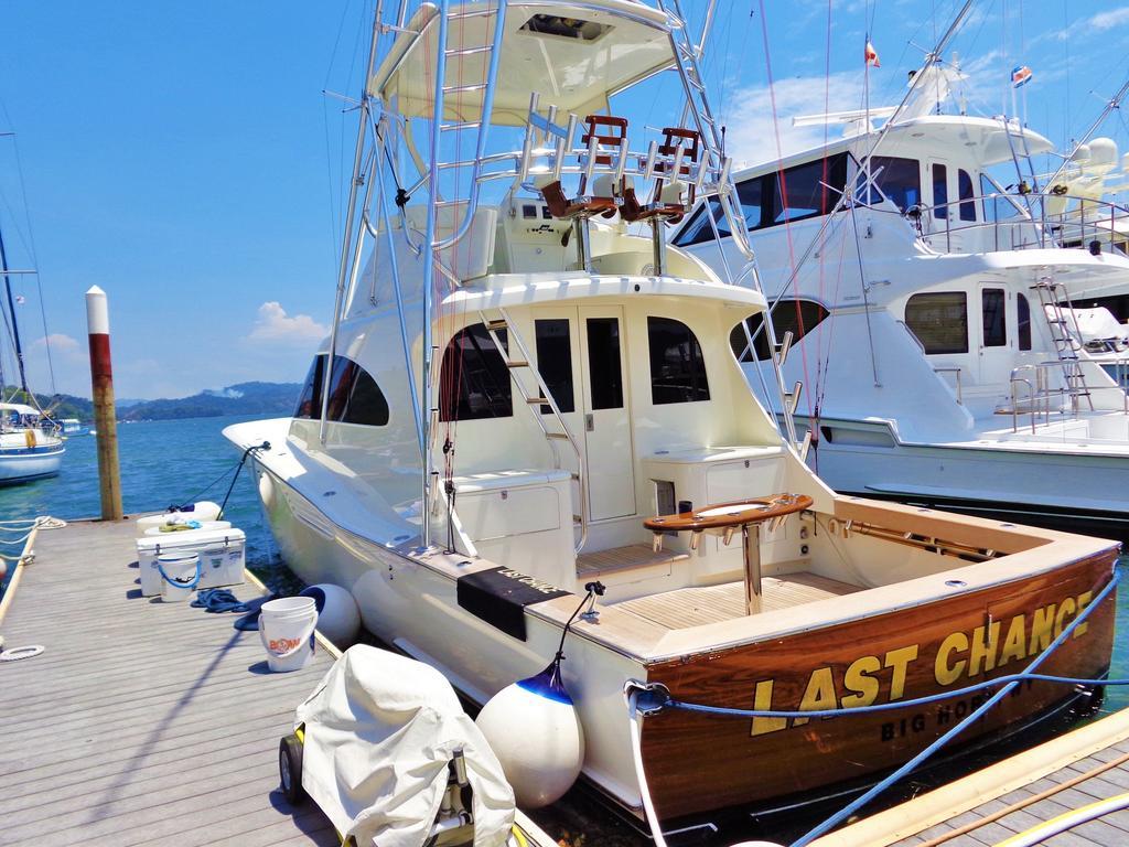 Fish Hook Marina Hotel Гольфито Экстерьер фото