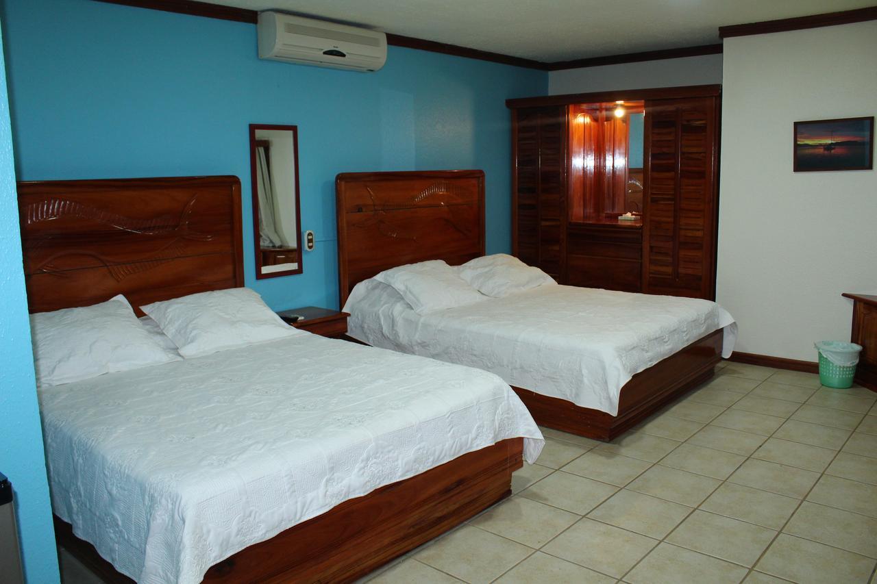 Fish Hook Marina Hotel Гольфито Экстерьер фото