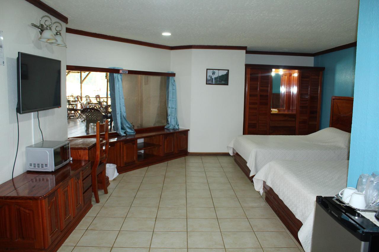 Fish Hook Marina Hotel Гольфито Экстерьер фото