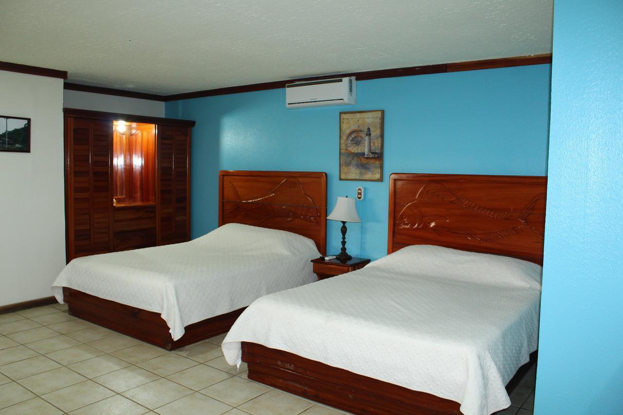 Fish Hook Marina Hotel Гольфито Экстерьер фото