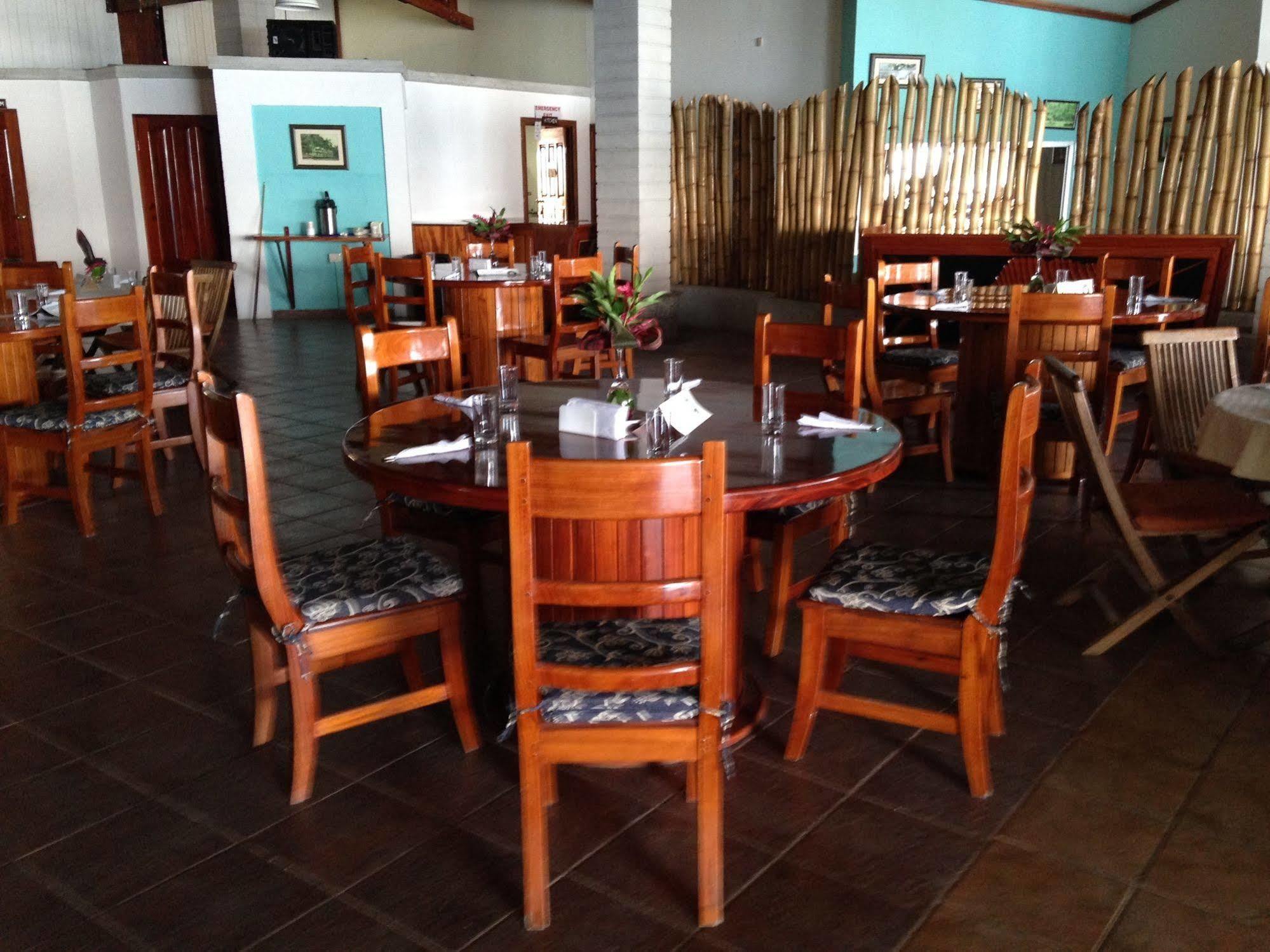 Fish Hook Marina Hotel Гольфито Экстерьер фото