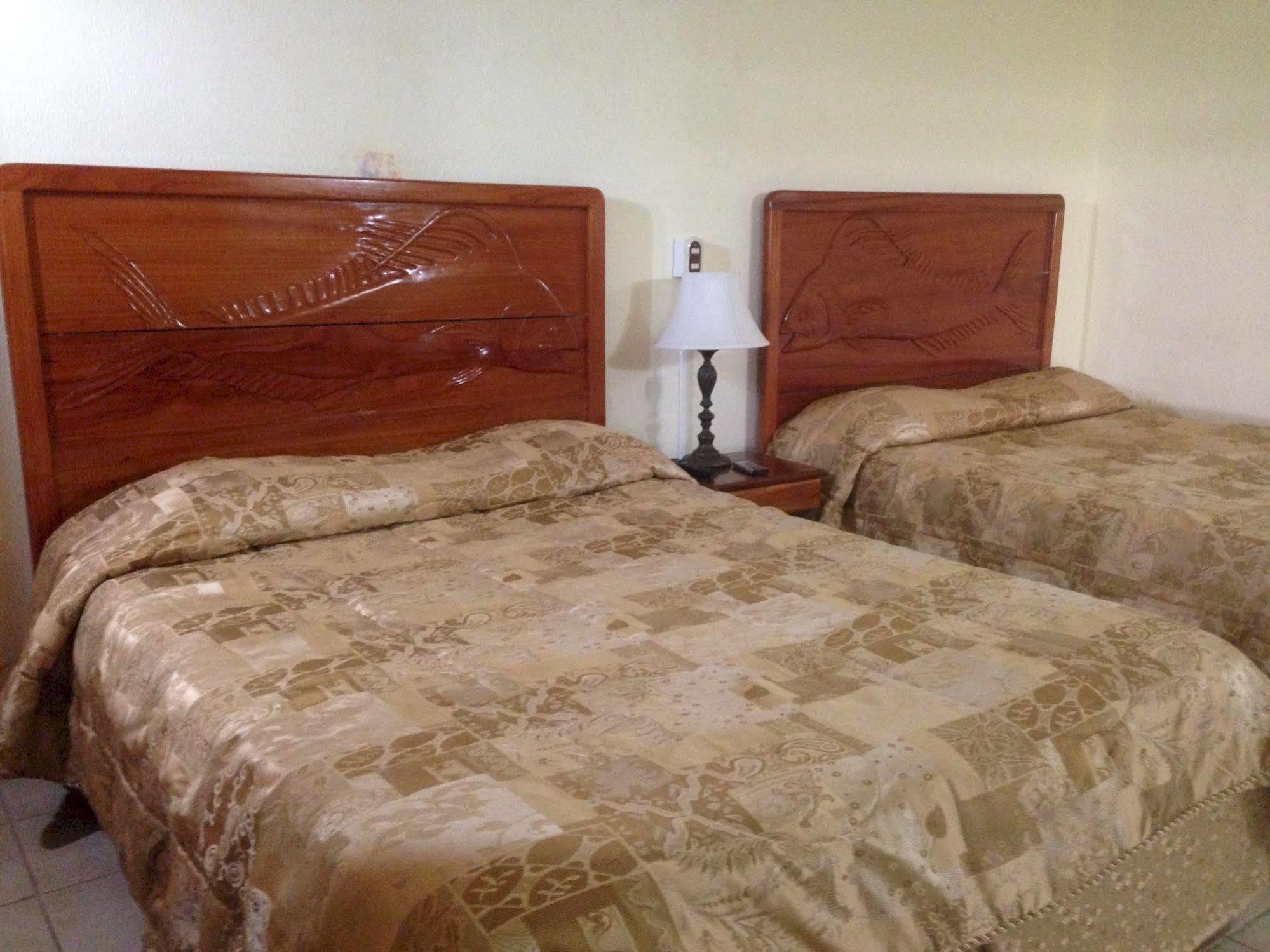 Fish Hook Marina Hotel Гольфито Экстерьер фото